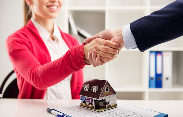 What are the Benefits of Choosing a Mortgage Company vs a Bank